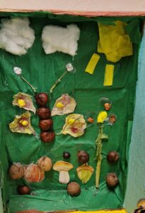 Jesienny obrazek z materiałów przyrodniczych.