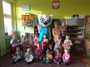 zdjęcie grupowe z Kicią Kocią