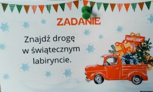 Tekst zadania: Znajdź drogę w świątecznym labiryncie.